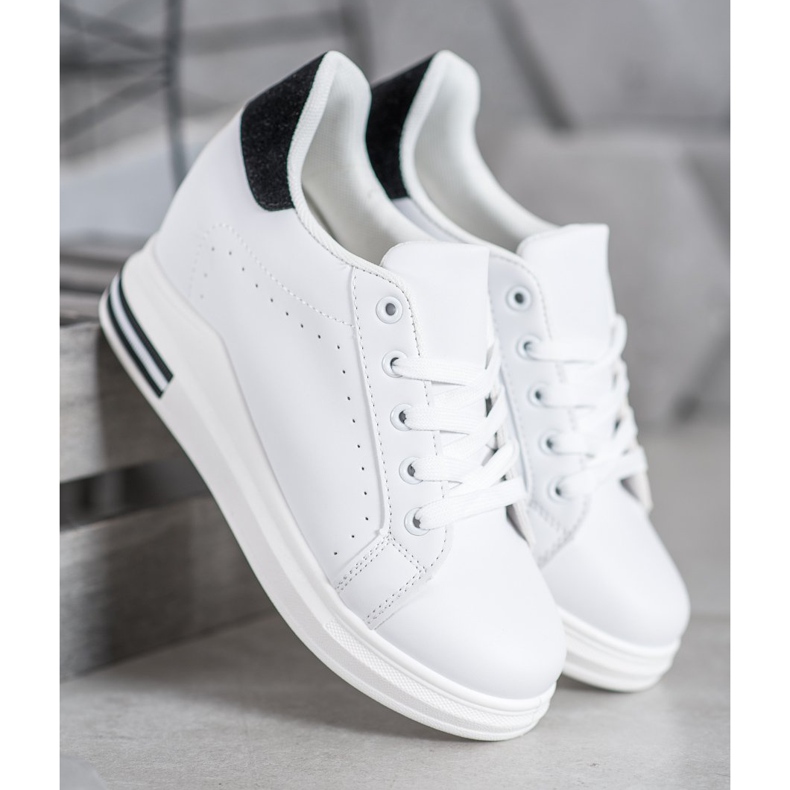 SHELOVET Scarpe sportive su una zeppa bianco 1