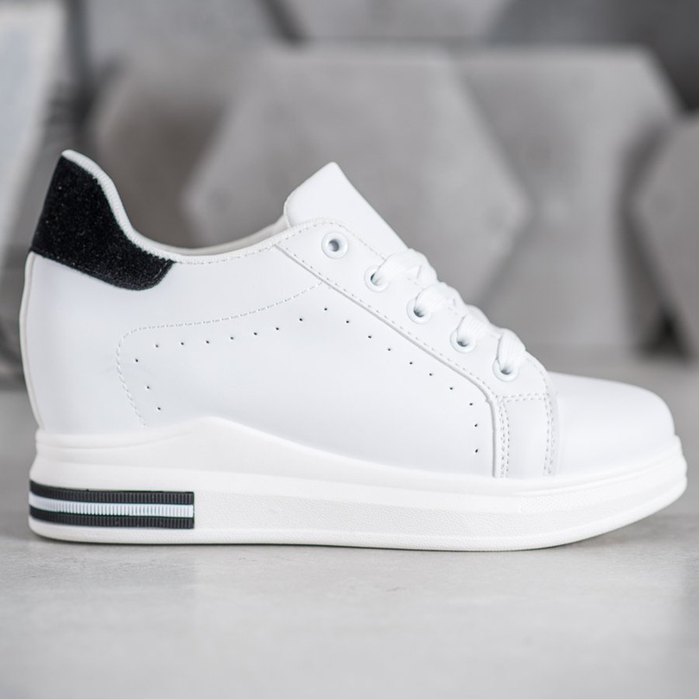 SHELOVET Scarpe sportive su una zeppa bianco 2