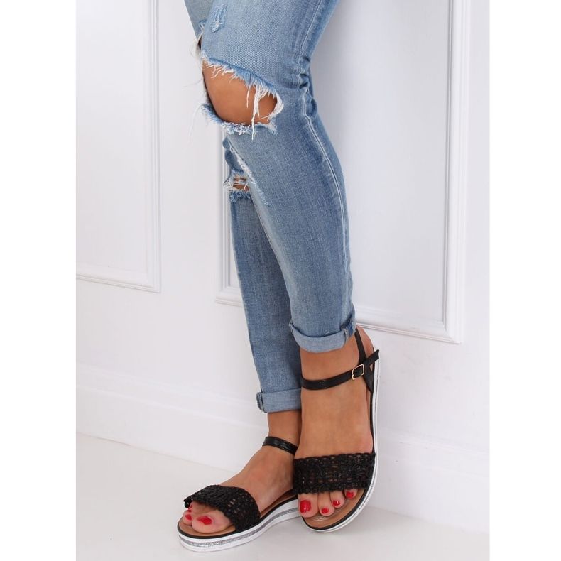 Sandali neri da donna 35-197 Nero 1