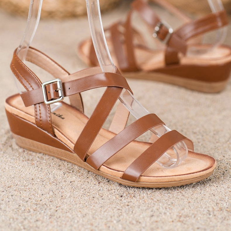 Mannika Scarpe casual con zeppa marrone 2