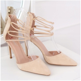 Décolleté su una spilla beige SY66P Beige 2