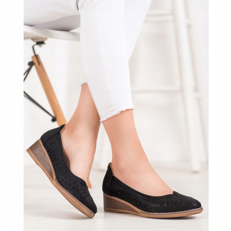 Pompe sulla zeppa VINCEZA nero 1