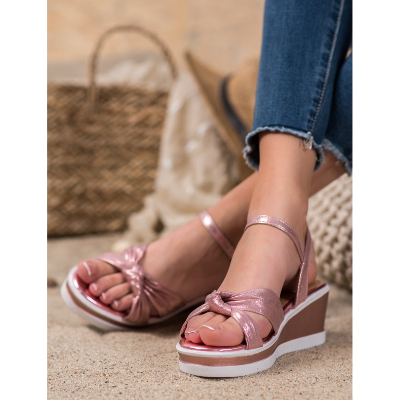 SHELOVET Sandali con zeppa lucidi rosa 2