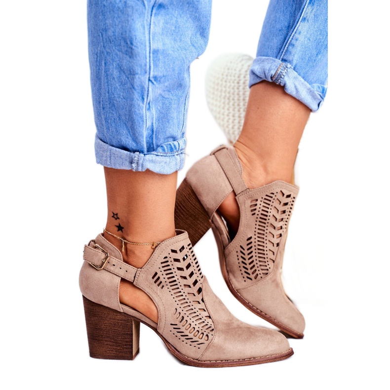 Bellucci Stivali da donna con cut-out Primavera Beige Velluci 2
