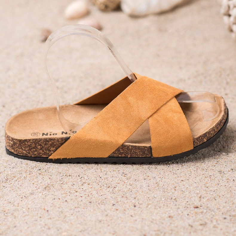 Nio Nio Pantofole casual sulla piattaforma beige 1
