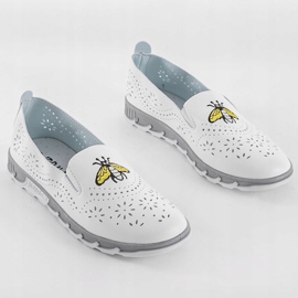 Sneakers bianche traforate con l'impronta JH81172-1 bianco 1
