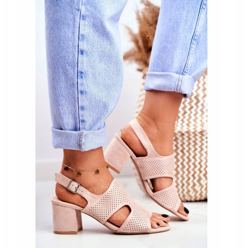 BUGO Sandali Da Donna Con Tacco Traforato Beige Valery 1