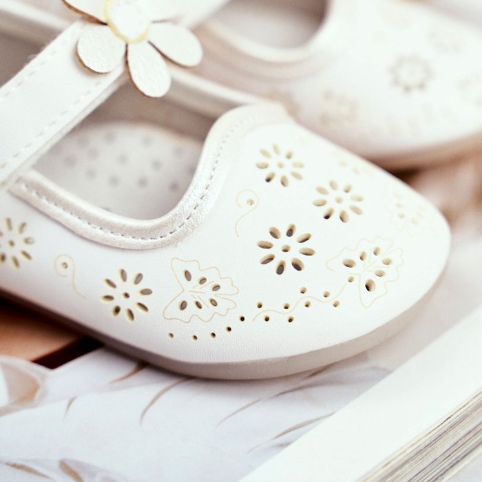 Apawwa Ballerine per bambini su velcro Kwiatuszek White Flored bianco 2