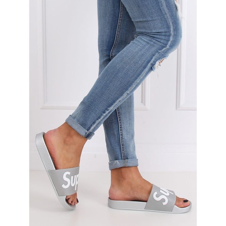 Pantofole da donna grigie e argento CK110 Silver grigio 2