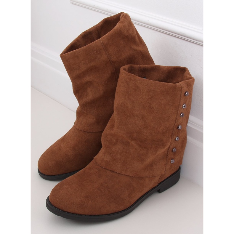 Stivali su un cammello con zeppa nascosta ST-03P Camel marrone 2