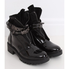 Stivali laccati su una massiccia suola nera NC1039 Black nero 2
