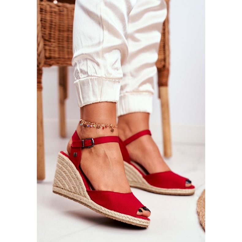 Sandali da donna su una zeppa intrecciata Big Star Red DD274A213 rosso 1