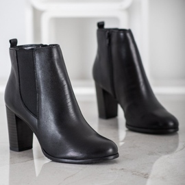 Evento Stivaletti classici in pelle nero 1