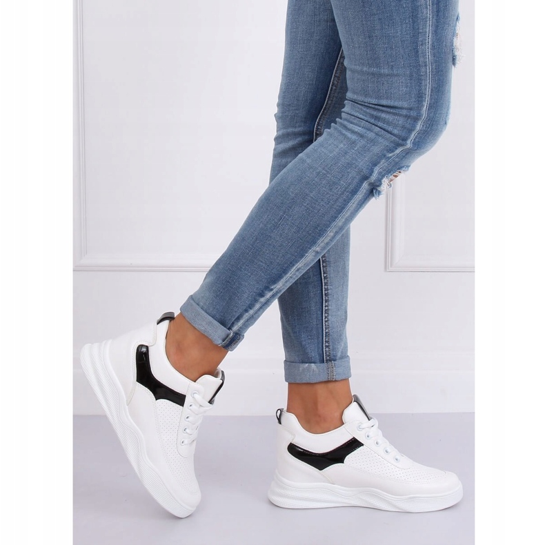 Scarpe sportive bianche con zeppa 85-429 BIANCO/NERO 1