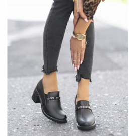 Scarpe nere da donna sul post C17-6113 nero 2