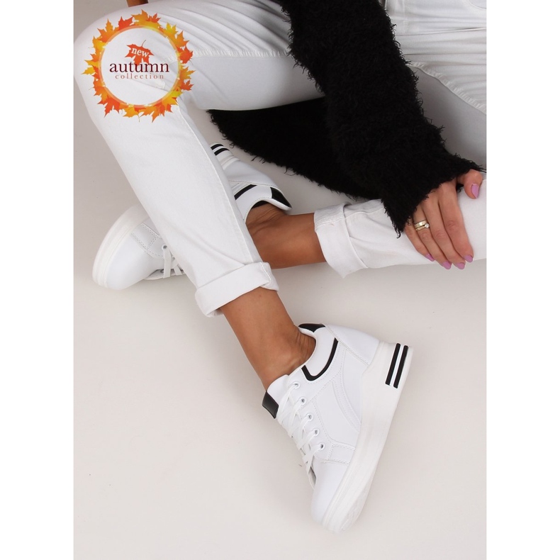 Sneakers bianche BY-0370 WHITE / BLACK su zeppa nascosta bianca nero 1