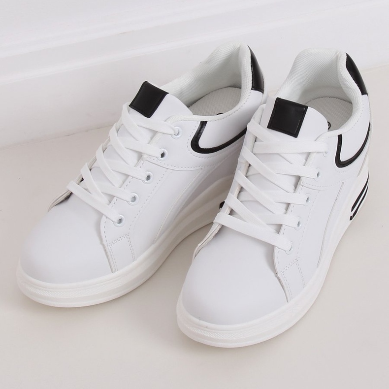 Sneakers bianche BY-0370 WHITE / BLACK su zeppa nascosta bianco nero 2