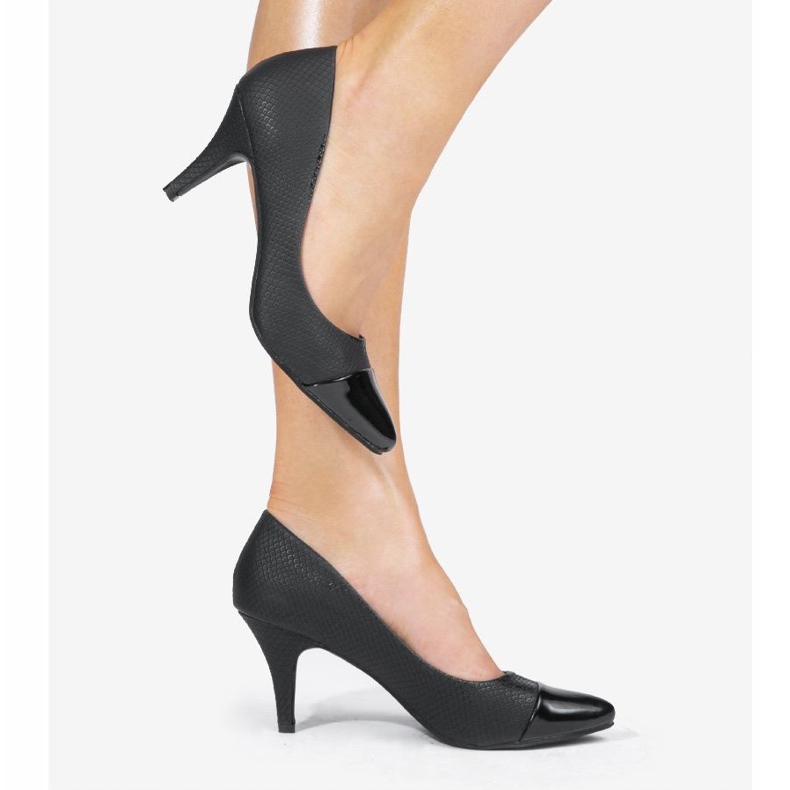 Décolleté nere sul tacco YS-437 nero 1