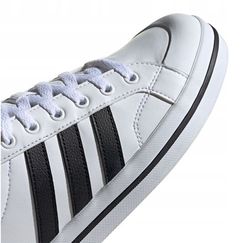 Scarpe Adidas Bravada M FW2887 bianca 1