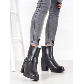 J. Star Stivali alla moda sulla piattaforma nero 1