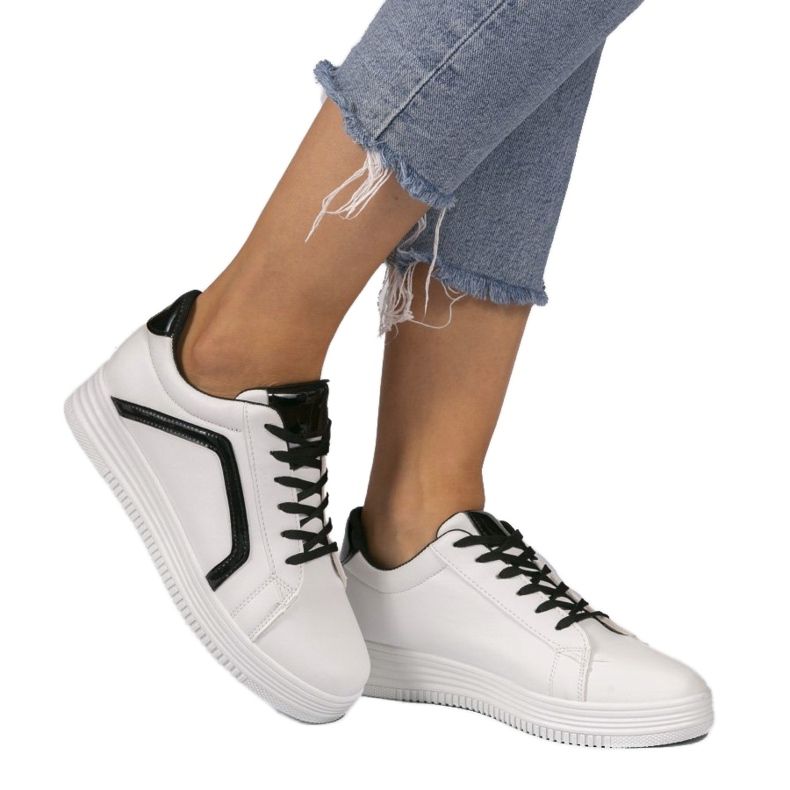 Sneakers sportive bianche alla moda in ecopelle S022 bianco nero 1
