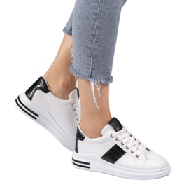 Sneakers bianche alla moda con ecopelle C912 bianco nero 1