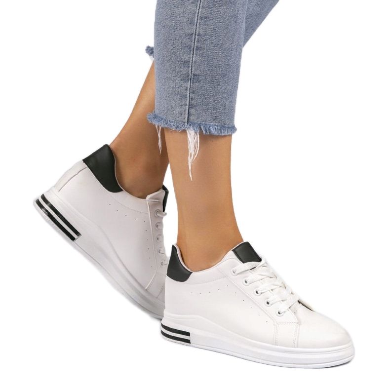 Sneakers bianche sulle sneakers con zeppa 1061 bianca nero 1