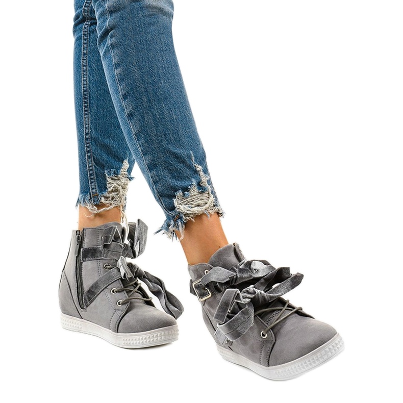 Sneakers In Camoscio Grigie Con Fibbia Haiphaia grigio 1