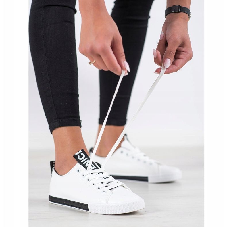 SHELOVET Sneakers in ecopelle bianca nero 1