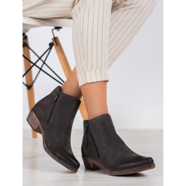 Kylie Cowgirl sul cursore marrone 1