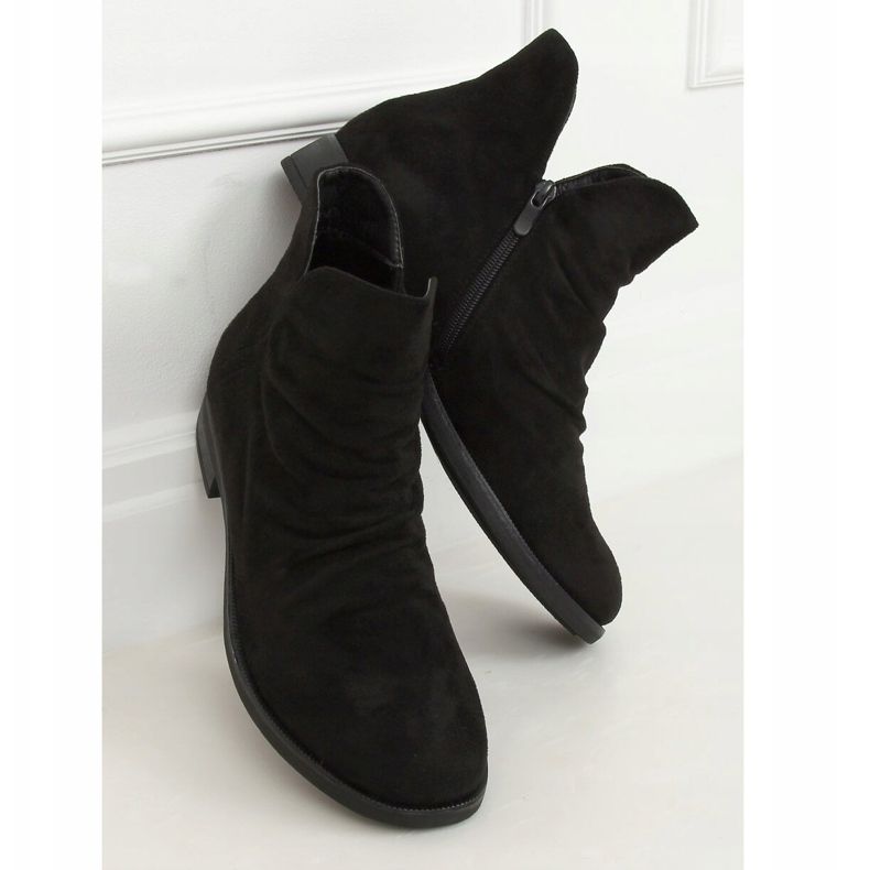 Stivali con taglio scamosciato nero ST-21 Black 1