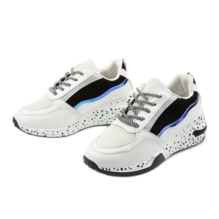 Sneakers sportive bianche con inserti neri C-3151 bianco nero 2