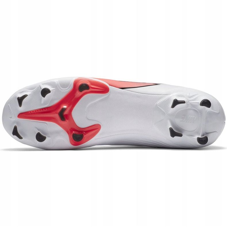 Scarpa da calcio Nike Mercurial Vapor 13 Academy FG / MG M AT5269 163 bianca 1