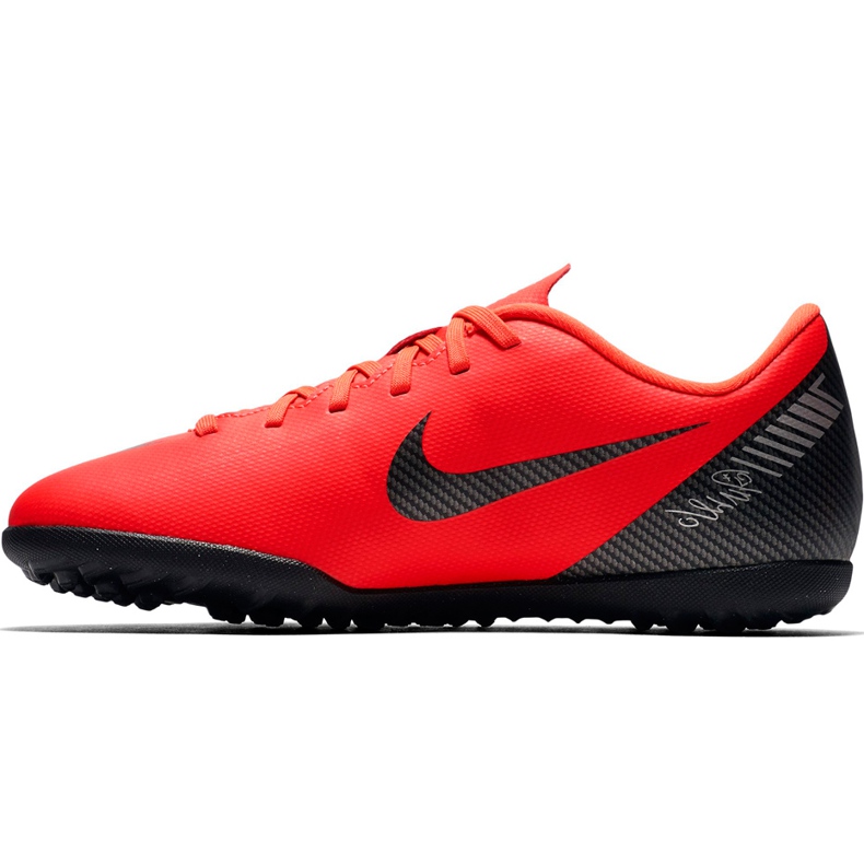 Scarpa da calcio Nike Mercurial Vapor X 12 Club Gs CR7 Tf Jr AJ3106 600 multicolore rosso 1