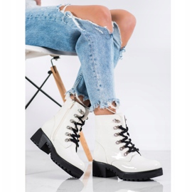 SHELOVET Stivali laccati bianchi bianca 1
