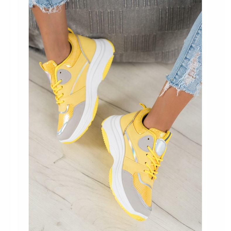 Ideal Shoes Scarpe da ginnastica casual con piattaforma giallo 1