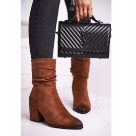 Vinceza Stivali da donna con tacco in pelle scamosciata color cammello marrone 2