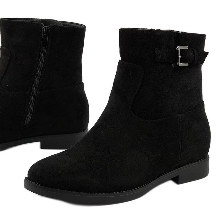 Stivali neri isolati con zeppa nascosta Clifford in suede nero 1