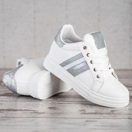 SHELOVET Scarpe sportive su una zeppa bianca 1