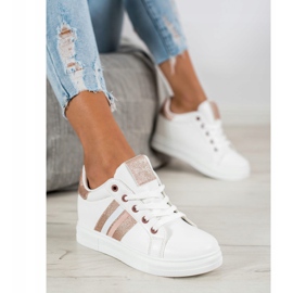 SHELOVET Scarpe sportive su una zeppa bianco 1