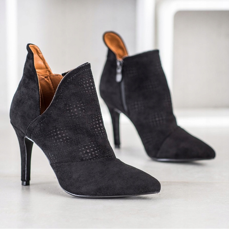 Bella Paris Scarpe alla moda su un tacco alto nero 1