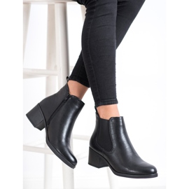 J. Star Stivali su un post basso nero 1