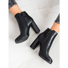 Ideal Shoes Eleganti stivali neri nero 1