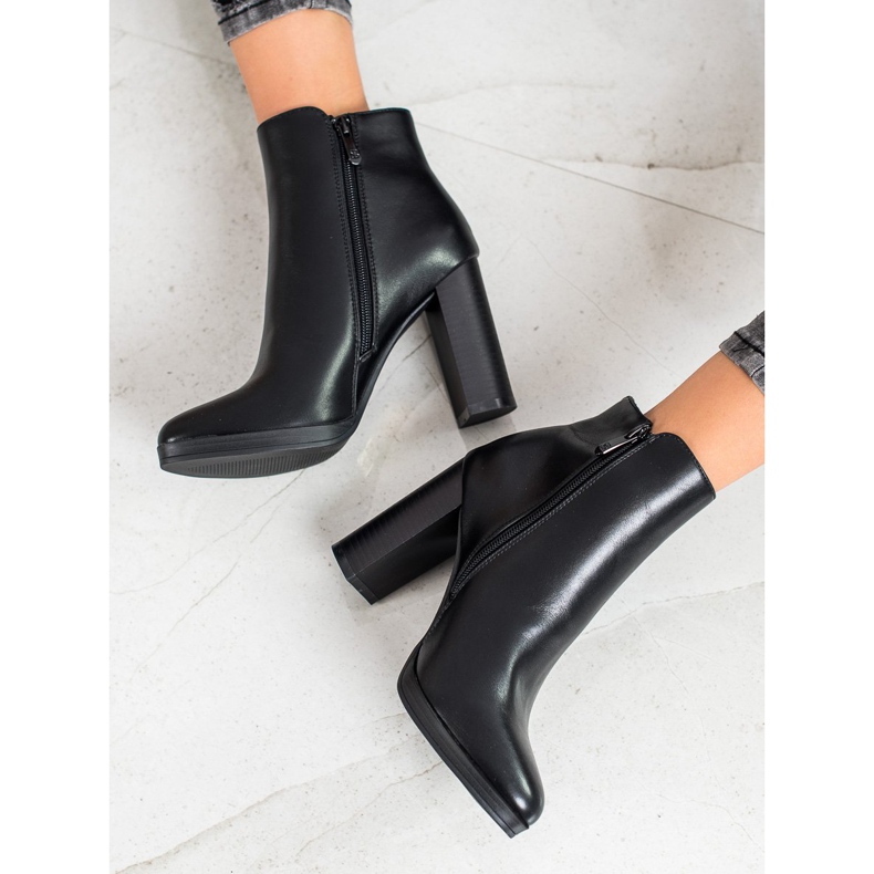 Ideal Shoes Stivali classici con tacco alto nero 2