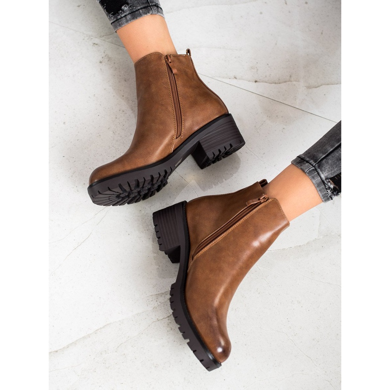 Ideal Shoes Comodi stivali marroni marrone 1