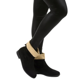 Stivali slip-on Islevine in simil camoscio nero 1