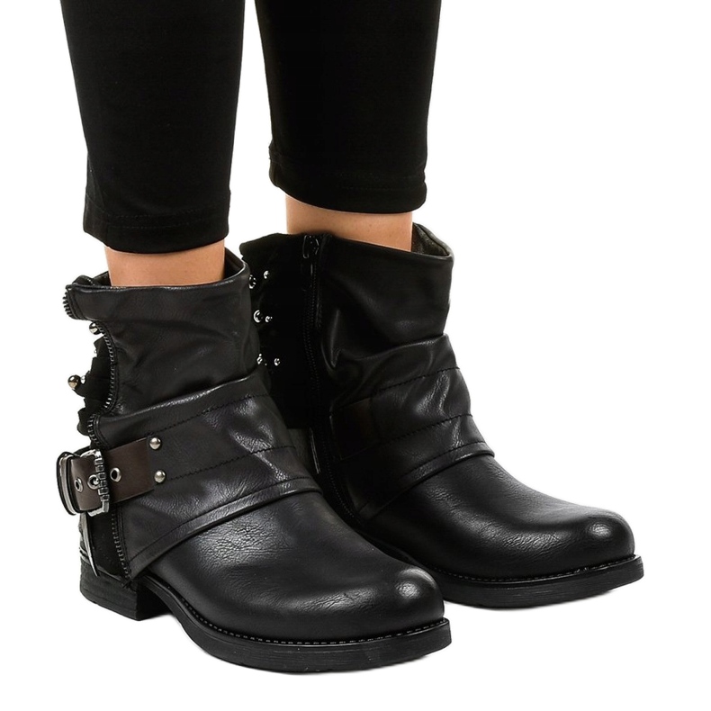 Stivaletti bassi neri da donna con borchie M207 nero 1