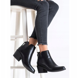 Kayla Comodi stivali in ecopelle nero 1