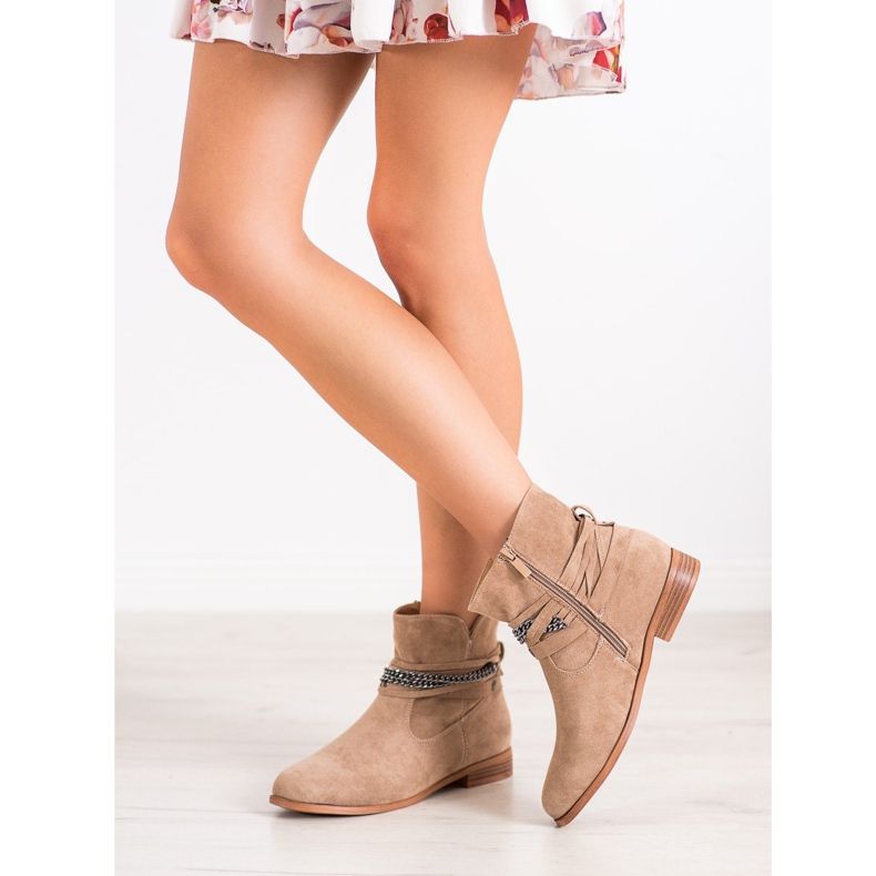 Cm Paris Cowgirl con una catena decorativa beige 1