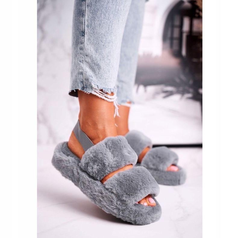 FRJ Pantofole da donna sulla piattaforma in pelliccia grigio zucchero filato 1